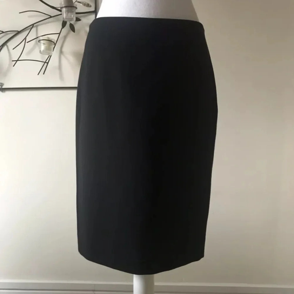 Diane Von Furstenberg DVF Black Tailored Knee Length Pencil Skirt size 10 NWT